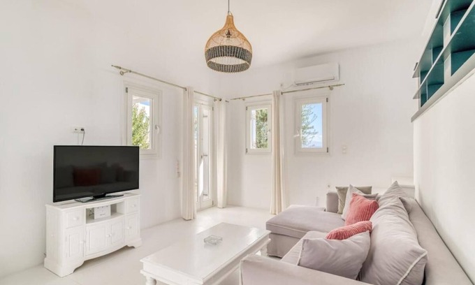 Ampelas Villa | Villa Zeos - Cycladic house close to the beach