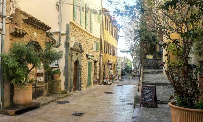 Bormes-Les-Mimosas Apartment | Village De Bormes Les Mimosas 23.2