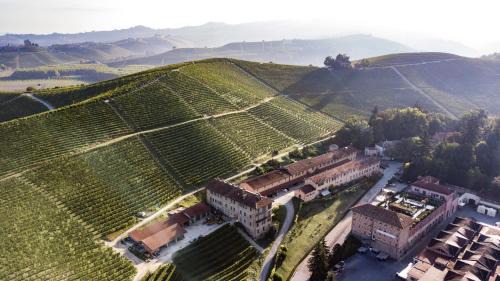 Serralunga d'Alba Hotel | Villaggio Narrante - Foresteria delle Vigne