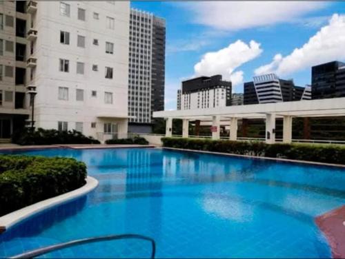 Lahug Apartment | VillaHermia Staycation - Avida Tower Cebu IT Park