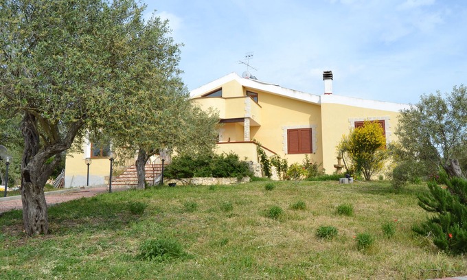 Sassari Villa | Villaial, recent, with swimming pool, surrounded by greenery among olive trees