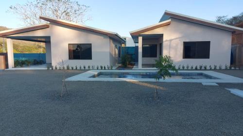La Cruz Villa | Villas Brisas de Soley