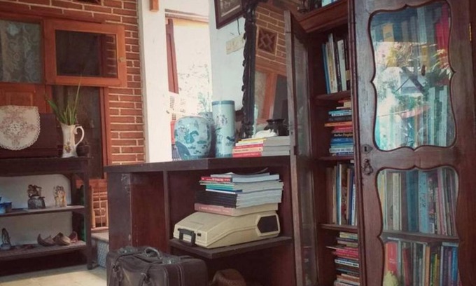 Klojen Bed & Breakfast | villas in batu indonesia Homestay Real