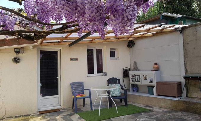 Villebon-sur-Yvette Apartment | Villebon-sur-Yvette Studio 20kms from Paris (RER B Station Lozère)