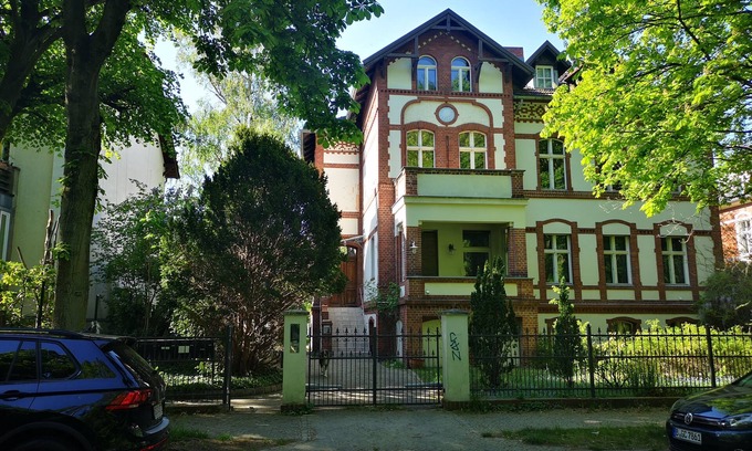 Zehlendorf Apartment | Villenrefugium mit Gartenterrasse