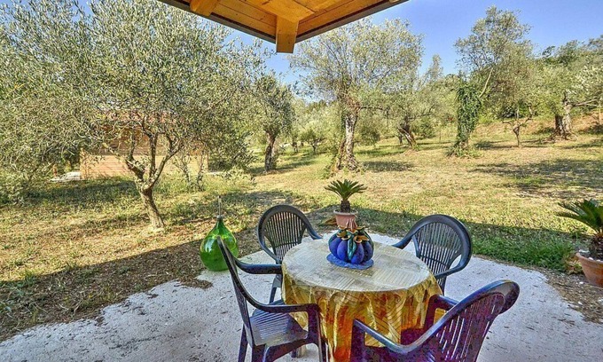 Sessa Aurunca House | Villino Aracea B, fully refundable with voucher*: A graceful cottage surrounded by vineyards and olive groves, with Free WI-FI.