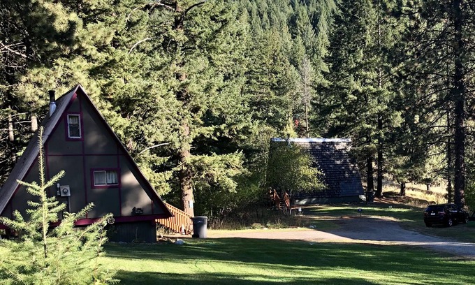 Peshastin Cabin | Vintage A-frame Cabin with Private River and Scenic Views