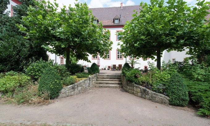 Triestewitz Other | Vintage Apartment in Arzberg - Triestewitz with Terrace