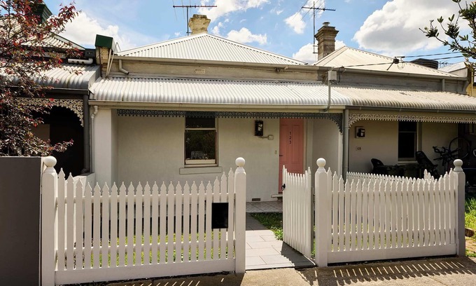 Brunswick North House | Vintage Cottage in Davies St