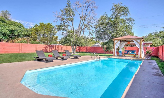 Las Vegas House | Vintage Las Vegas Oasis Less Than 3 Mi to the Strip!