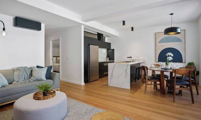 Hobart Central Business District Apartment | Vintage Suite at Saddlers Embrace a Cafe Lifestyle