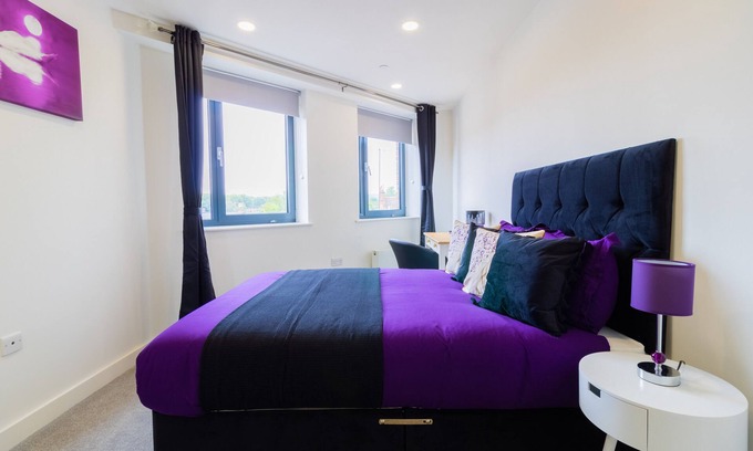 Bedford Apartment | Virexxa Bedford Centre - Alpha Suite - 2Bed Flat with Free Parking & Gym