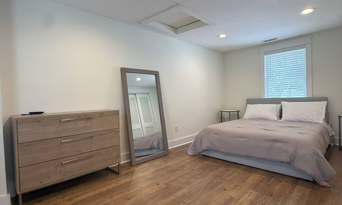Northeast Virginia Beach Apartment | Virginia Beach Ocean Breeze