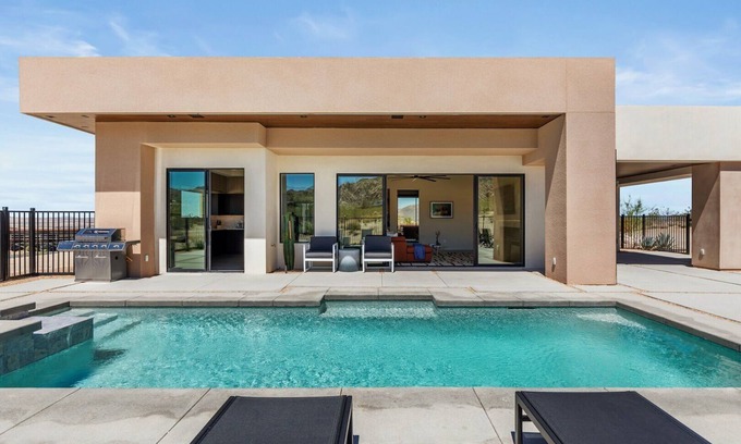 Panorama Heights House | Vista B at Panorama Villas by Fieldtrip | Luxury 2br w Pool and Views