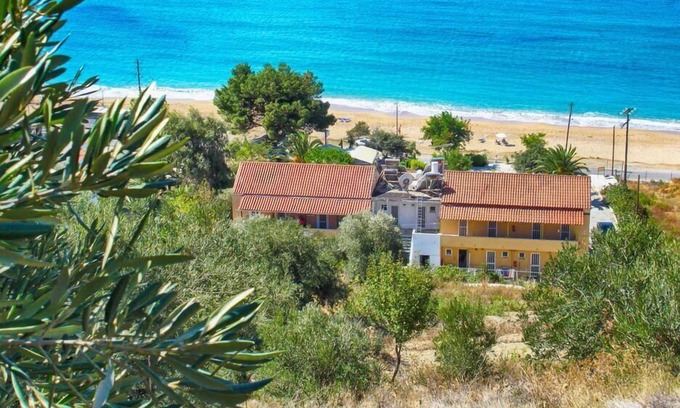 Agios Georgios Pagon Apartment | Vistonia Studio 8 - right on the beach with sea views