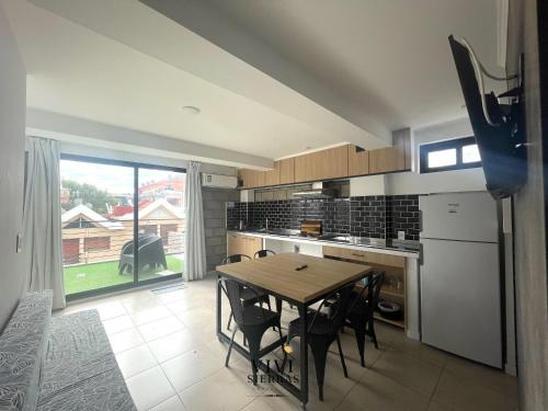 Villa Carlos Paz Apartment | Vivisierras, Piso 3 frente al lago, centro Villa Carlos Paz, 2 dormitorios, 2 baños, pileta privada, premium