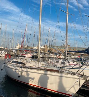 Cherbourg-en-Cotentin Boat Rental | Voilier Miraflores