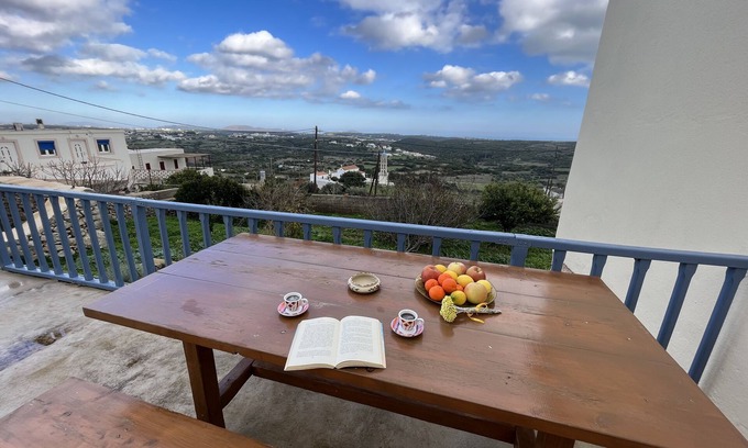 Kithira House | Volari HousenFor a delightful relaxing stay!n