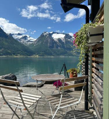 Hjelle Cabin | Vollsnes Feriehus