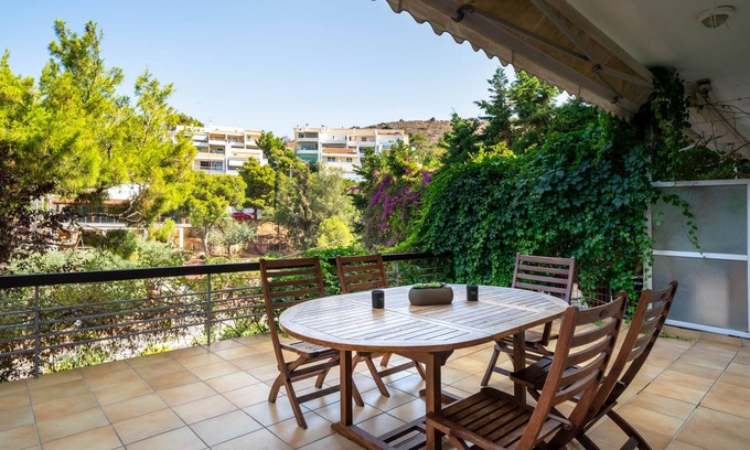 Vouliagmeni Bed & Breakfast | Vouliagmeni Honeymoon Suite
