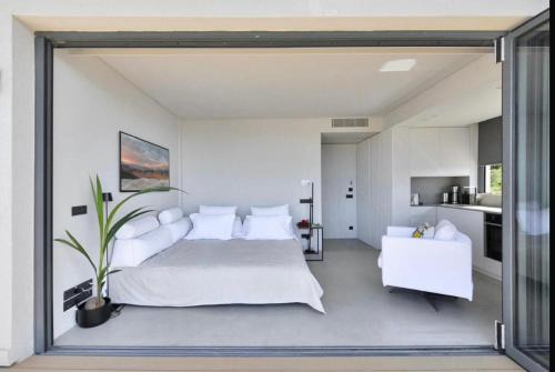 Vouliagmeni Apartment | Vouliagmeni Panoramic 200m2 Rooftop & 25m2 Loft