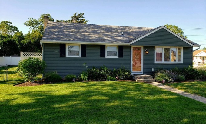 North Cape May House | VRBO Premier Host Listing *Immaculate *A+customer service* Surfer House
