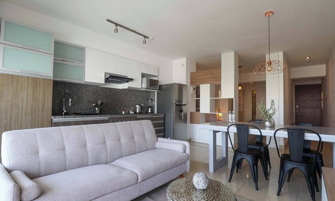 Petit Jean Ocharan Apartment | w* | Beautiful 1BR with Balcony in Miraflores