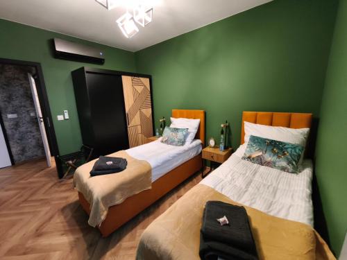 Starogard Gdanski Apartment | W Centrum Luksusowy Apartament, Duży Parking, Zameldowanie 24h, FV, Ekspres, XBOX, Klimatyzacja, Dwie Sypialnie, Kuchnia i Salon, Samo centrum miasta,