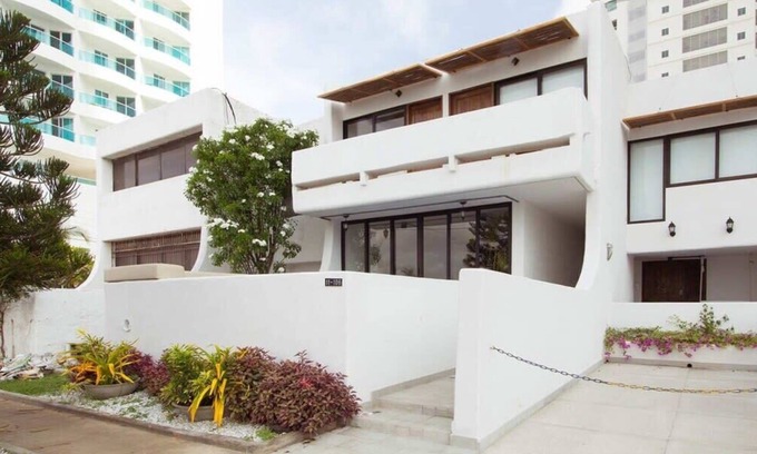 Castillogrande House | w*| Luxury 2BR Oceanview Home in Castillogrande