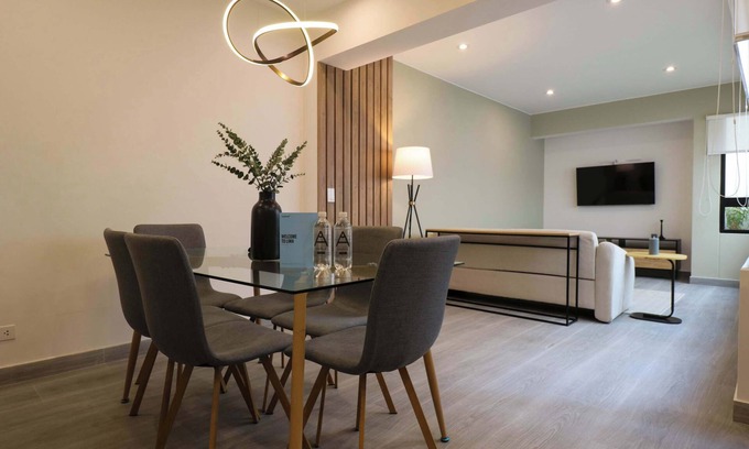 Armendariz Apartment | w* | Majestic Duplex w/Perfect Deco in Miraflores