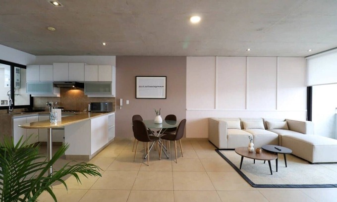 Miraflores Apartment | w* | Picturesque 2BR with Balcony in Miraflores