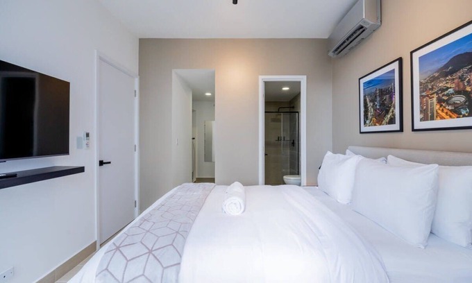San Francisco Apartment | w* | Striking 1BR Condo in San Francisco