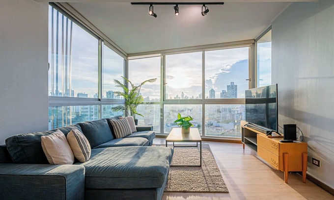 Tumba Vieja Apartment | w* | Thrilling 2BR in San Francisco