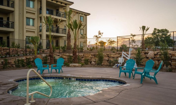 St. George Hotel | W106-Kokopelli Suite-Ground Floor 3-bedroom Pool view