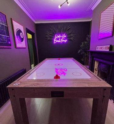 Cleethorpes House | Wad-i-Koo Beach House, Hot Tub, Games Room