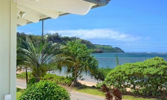 Kilauea House | Wade Home, spacious & just steps from the beach