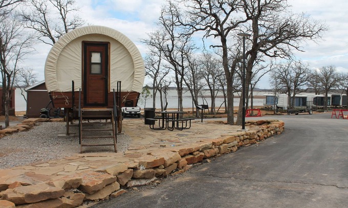 Bridgeport House | Wagon 1 - Cozy - Stylish West Wagon - Rustic Charm