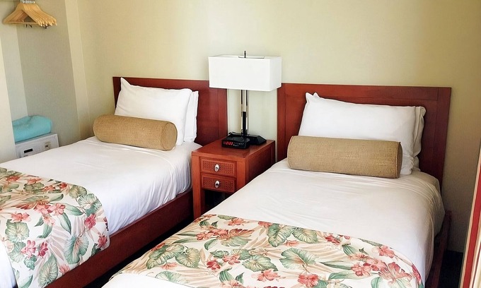Waikiki House | Waikiki Suites | 2 Units | 1BR with 2 Twins | Near Kuhio Ave