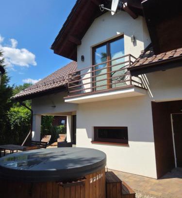 Chojnice House | Wakacyjne SPA Małe Swornegacie nad trzema jeziorami z jacuzzi
