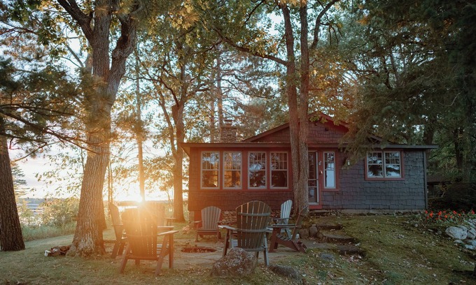 Crosslake Cottage | Walk back in Time: A 1917 Lake Cottage
