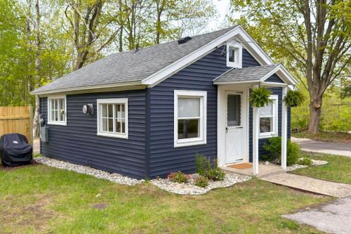 Frankfort House | Walk to Beach and Dtwn Frankfort Cottage with BBQ