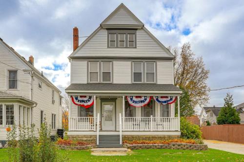Vermilion House | Walk to Beach Home with Pool in Vermilion
