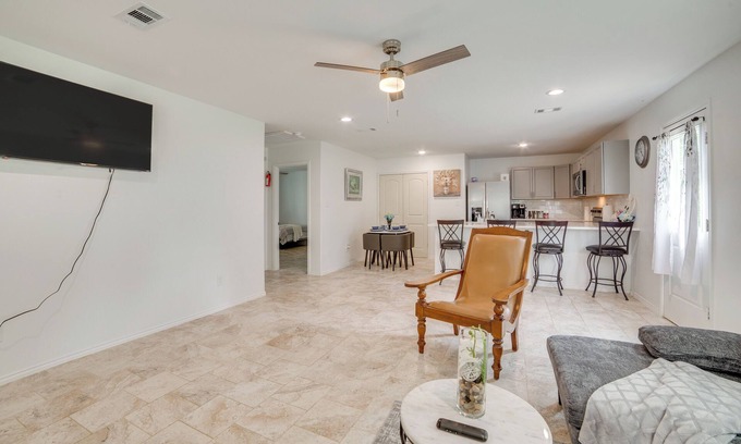 Cedar Creek Reservoir House | Walk to Cedar Creek Reservoir: Gem w/Fenced Yard