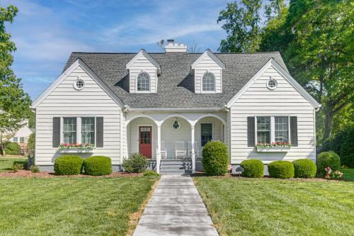 Belmont Historic District House | Walk to Dining and Shops Historic Belmont Home
