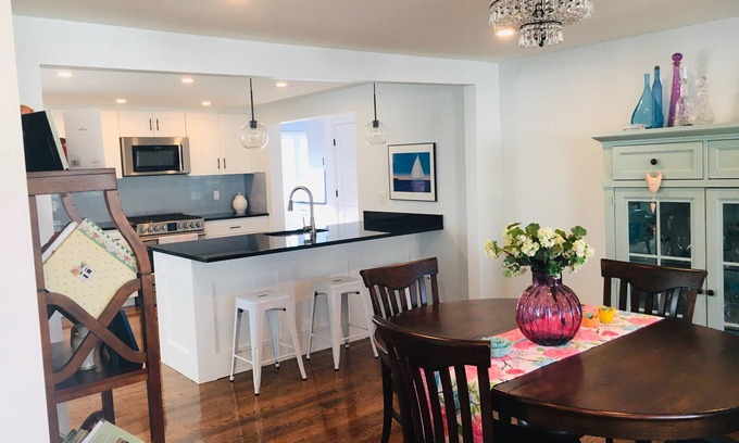 Bristol House | Walk to downtown Bristol, popular wedding venues and the harbor!