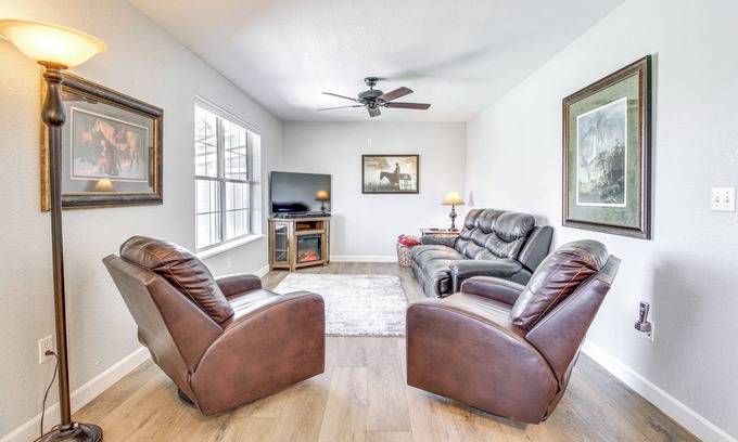 Show Low House | Walk to Dtwn Show Low: Townhome w/Balcony