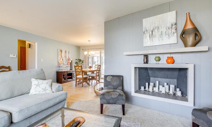 Butte Des Morts House | Walk to Lake Family Getaway with Yard in Menasha!