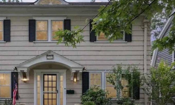 Harters Heights House | Walk to Notre Dame! Harter Heights Hideaway
