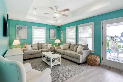 Port Bolivar House | Walk to Shore Home with Deck in Crystal Beach!