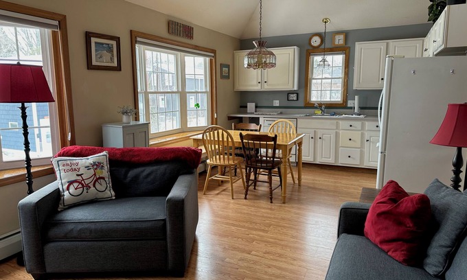 Ocean Park Apartment | Walk to the beach from here!